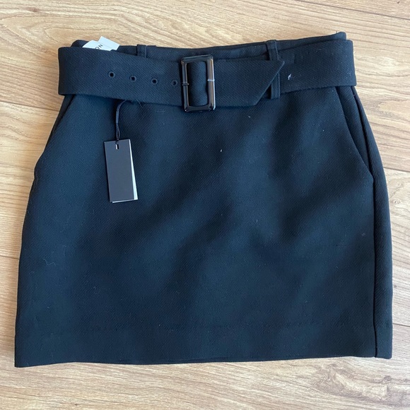 Aritzia Mini Skirt - Picture 1 of 2